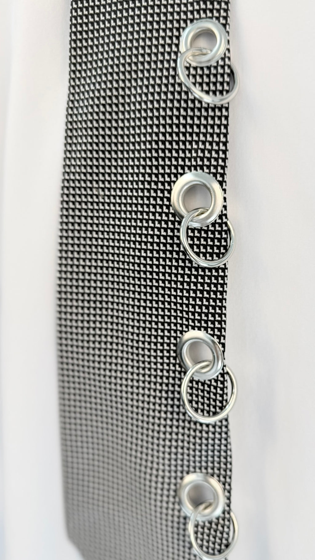 The"Tethered" Tie