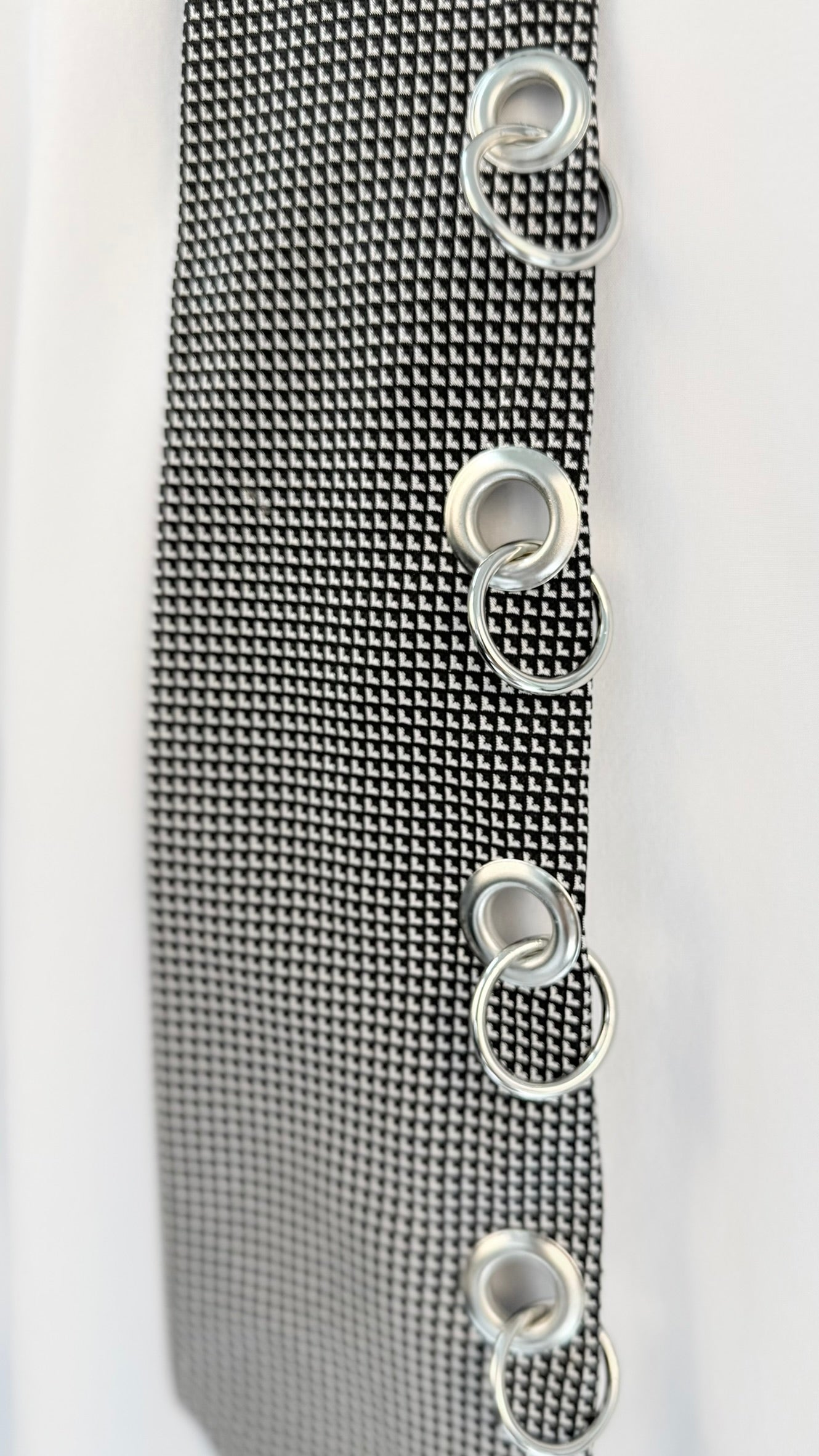 The"Tethered" Tie